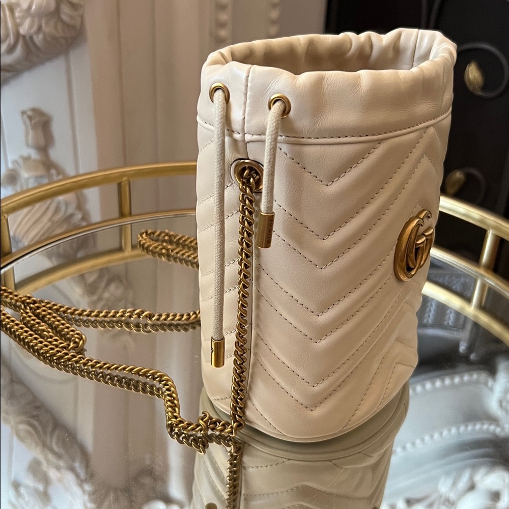 Gucci Cream Leather GG Marmont Drawstring Crossbody Bucket Bag - Picture 2 of 4